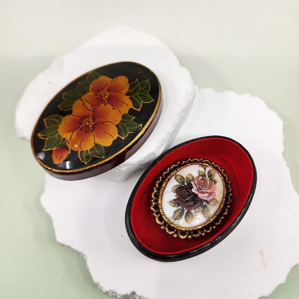 Floral Rose Porcelain Brooch Gold Tone Oval Vintage Romantic Cottagecore Pin